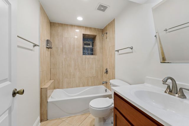 6209 S University Avenue 1, Chicago, IL 60637