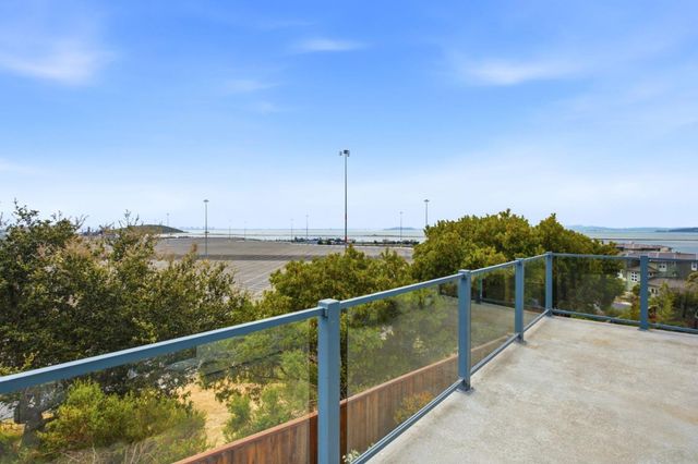 522 Seacliff Place, Richmond, CA 94801