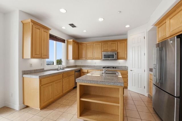 522 Seacliff Place, Richmond, CA 94801
