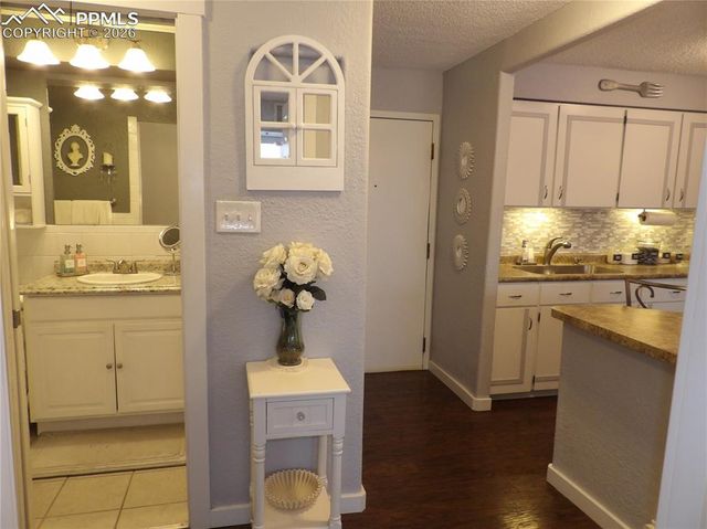 411 Lakewood Circle A306, Colorado Springs, CO 80910