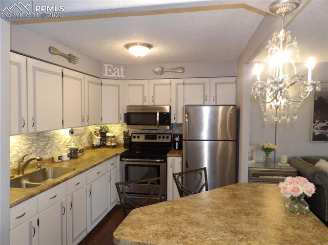 411 Lakewood Circle A306, Colorado Springs, CO 80910