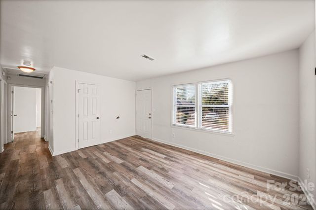 220 Oregon Street, Charlotte, NC 28208