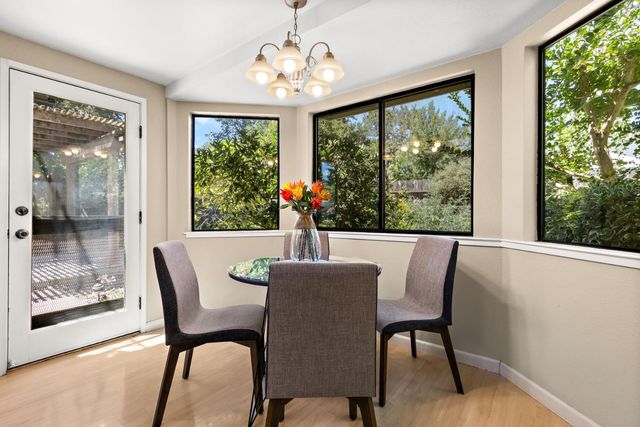 10 Tidewater Ct, Sacramento, CA 95831