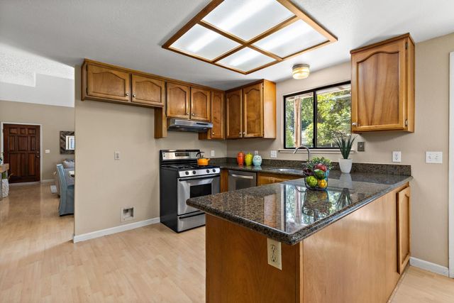 10 Tidewater Ct, Sacramento, CA 95831