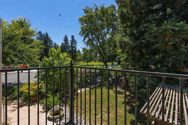 10 Tidewater Ct, Sacramento, CA 95831