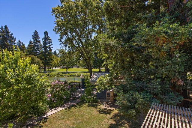 10 Tidewater Ct, Sacramento, CA 95831