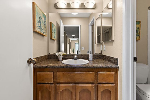 10 Tidewater Ct, Sacramento, CA 95831