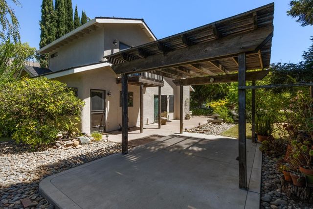 10 Tidewater Ct, Sacramento, CA 95831