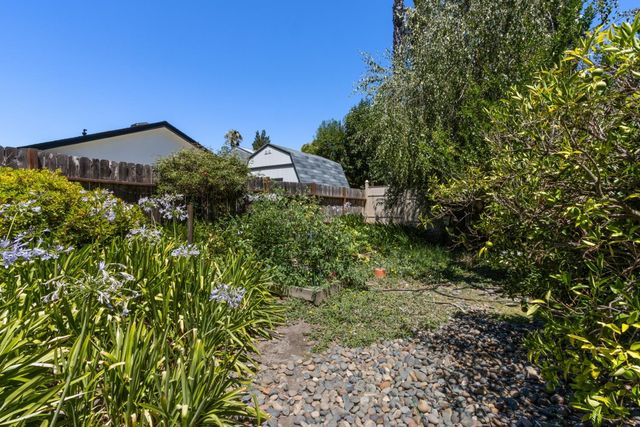10 Tidewater Ct, Sacramento, CA 95831