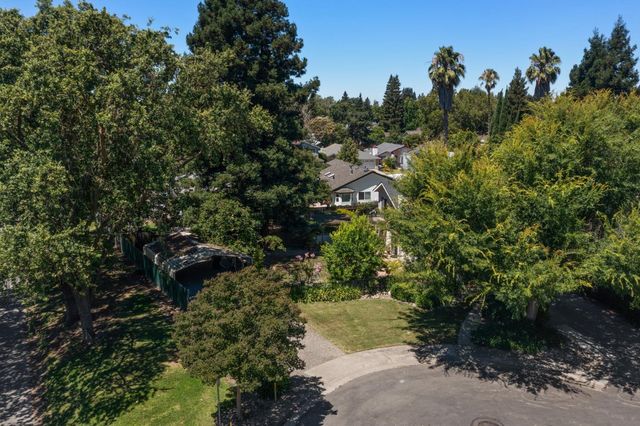 10 Tidewater Ct, Sacramento, CA 95831