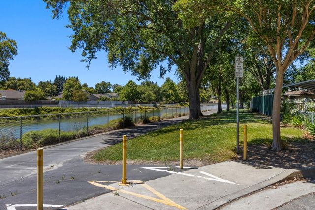 10 Tidewater Ct, Sacramento, CA 95831