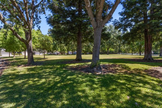 10 Tidewater Ct, Sacramento, CA 95831