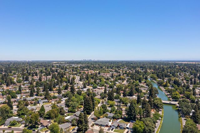 10 Tidewater Ct, Sacramento, CA 95831
