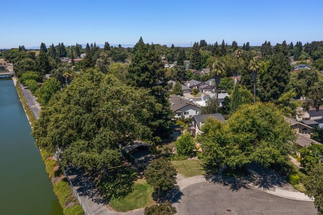 10 Tidewater Ct, Sacramento, CA 95831