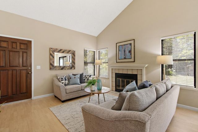 10 Tidewater Ct, Sacramento, CA 95831
