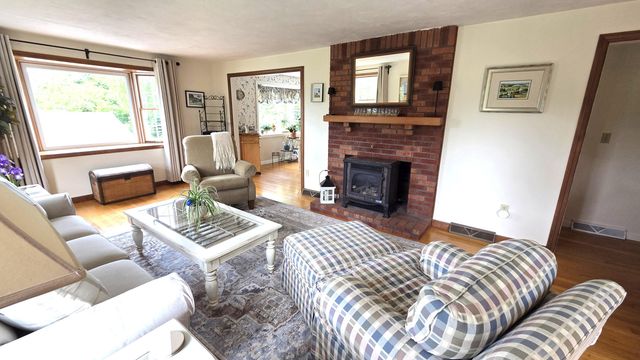 22 Briarfield Road, East Dennis, MA 02641