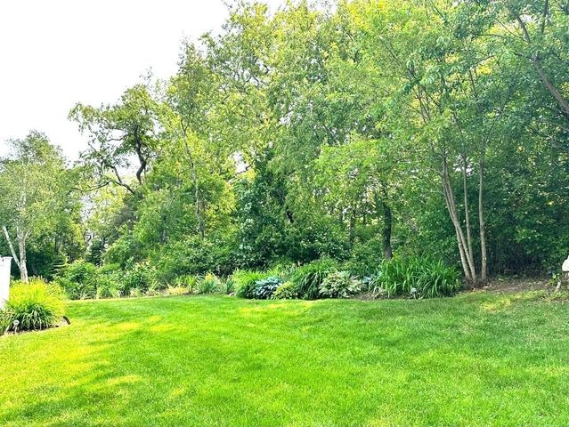 22 Briarfield Road, East Dennis, MA 02641