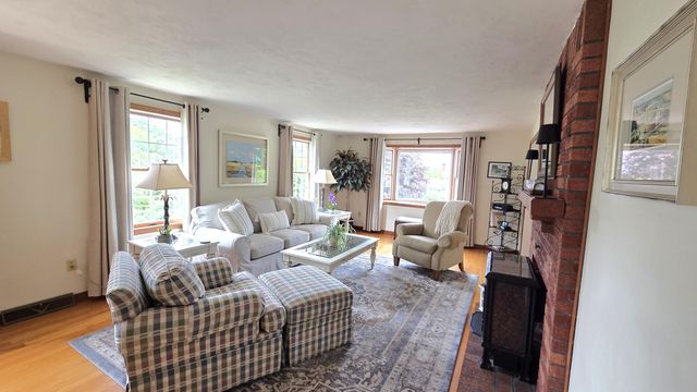 22 Briarfield Road, East Dennis, MA 02641