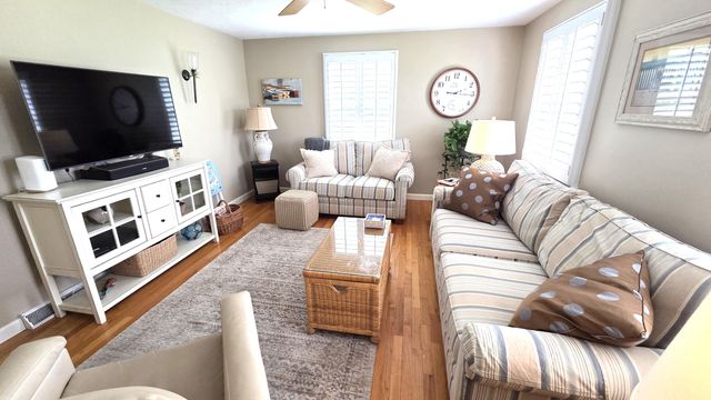 22 Briarfield Road, East Dennis, MA 02641