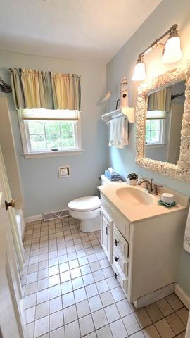 22 Briarfield Road, East Dennis, MA 02641