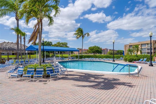 8881 Sunrise Lakes Blvd 206, Sunrise, FL 33322
