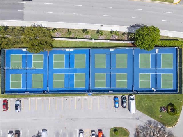 8881 Sunrise Lakes Blvd 206, Sunrise, FL 33322