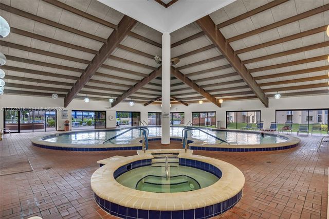 8881 Sunrise Lakes Blvd 206, Sunrise, FL 33322