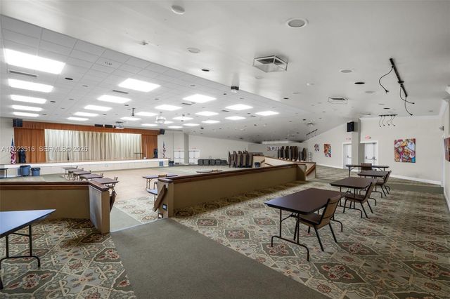 8881 Sunrise Lakes Blvd 206, Sunrise, FL 33322