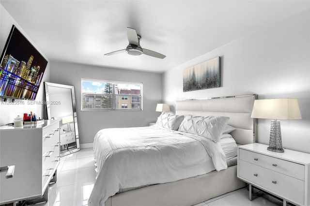 8881 Sunrise Lakes Blvd 206, Sunrise, FL 33322