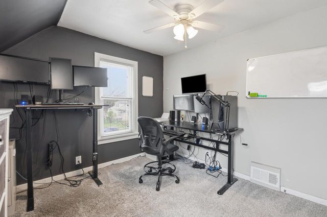323 S Worthington STREET, Oconomowoc, WI 53066