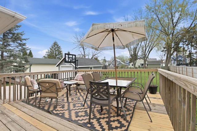 323 S Worthington STREET, Oconomowoc, WI 53066