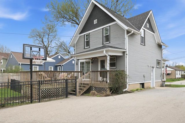 323 S Worthington STREET, Oconomowoc, WI 53066