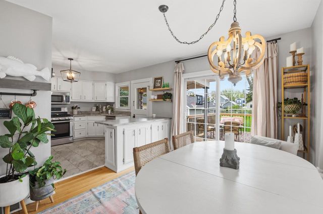 323 S Worthington STREET, Oconomowoc, WI 53066