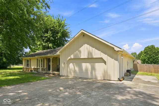 10 Tarry Court, Greenwood, IN 46142