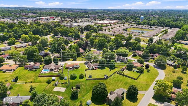 10 Tarry Court, Greenwood, IN 46142