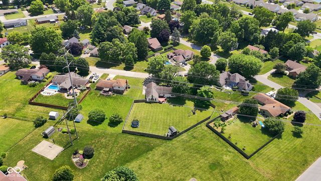 10 Tarry Court, Greenwood, IN 46142