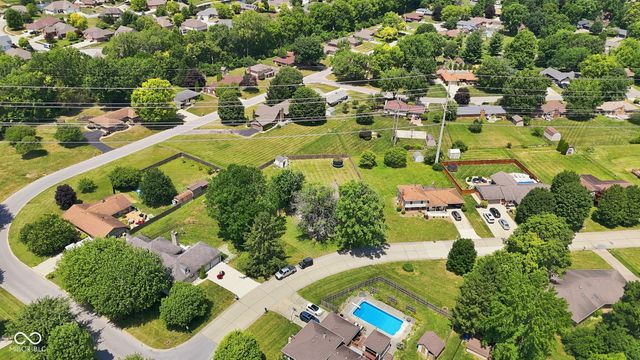 10 Tarry Court, Greenwood, IN 46142