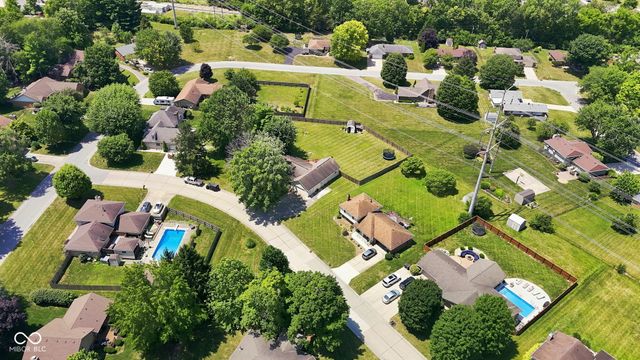 10 Tarry Court, Greenwood, IN 46142