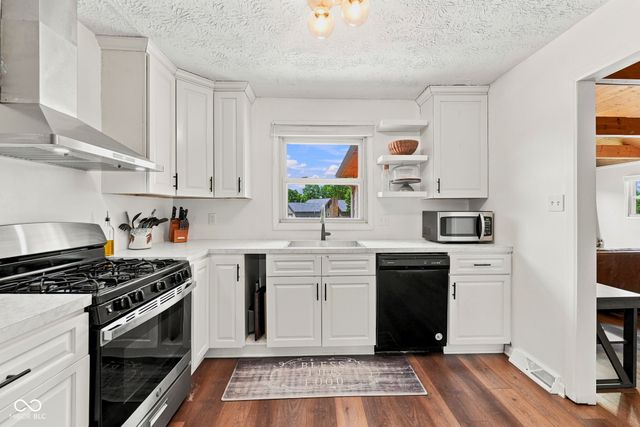 10 Tarry Court, Greenwood, IN 46142