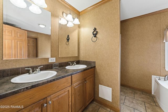 561 Airline Road, Opelousas, LA 70570