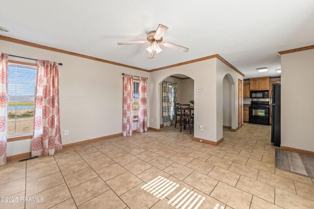 561 Airline Road, Opelousas, LA 70570