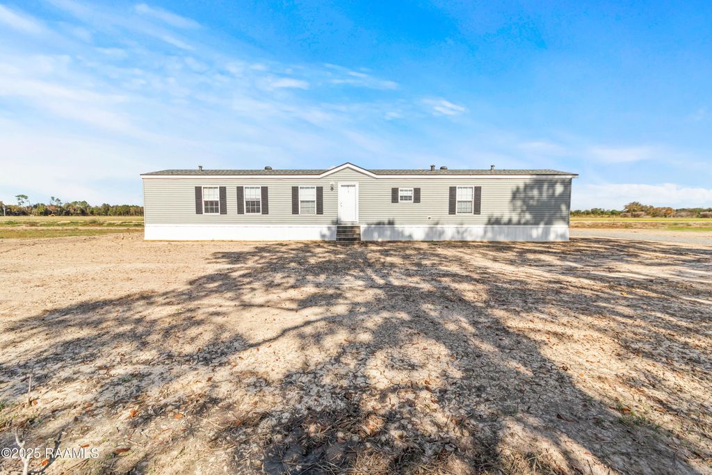 561 Airline Road, Opelousas, LA 70570