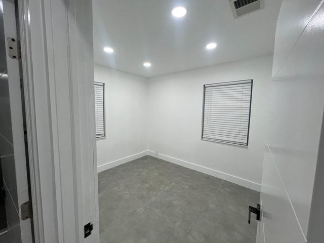 1436 NE 1st Ave, Fort Lauderdale, FL 33304