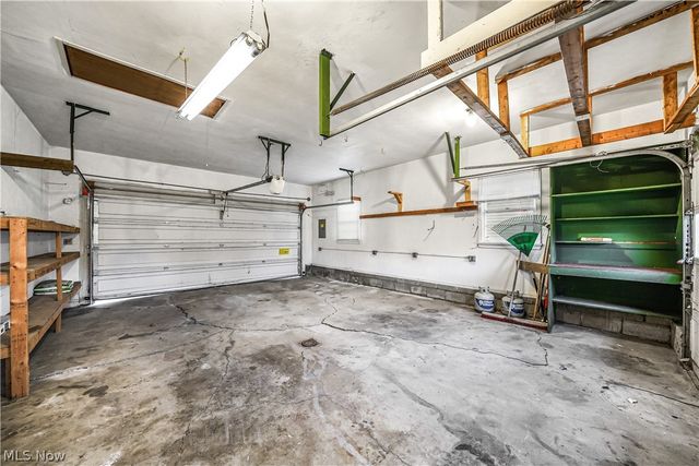 5216 Kuszmaul Avenue NW, Warren, OH 44483