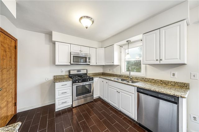 5216 Kuszmaul Avenue NW, Warren, OH 44483