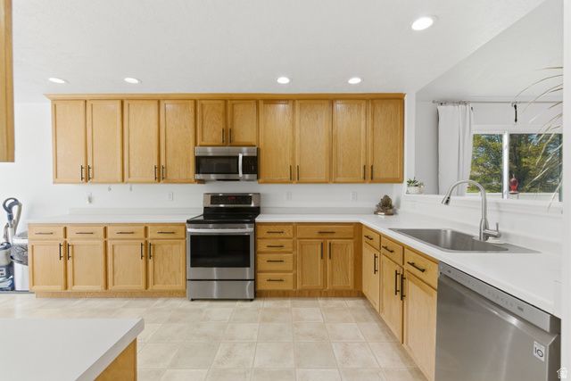 8374 S 6465 W, West Jordan, UT 84081