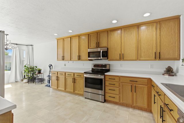 8374 S 6465 W, West Jordan, UT 84081