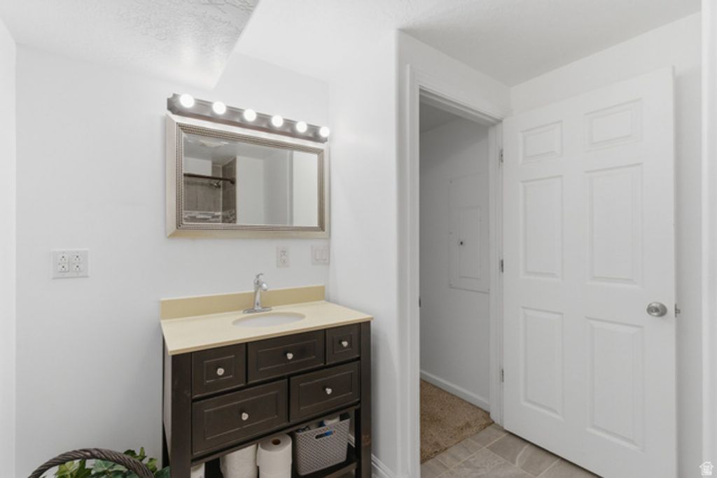 Image 32 of property listing at 8374 S 6465 W, West Jordan, UT 84081