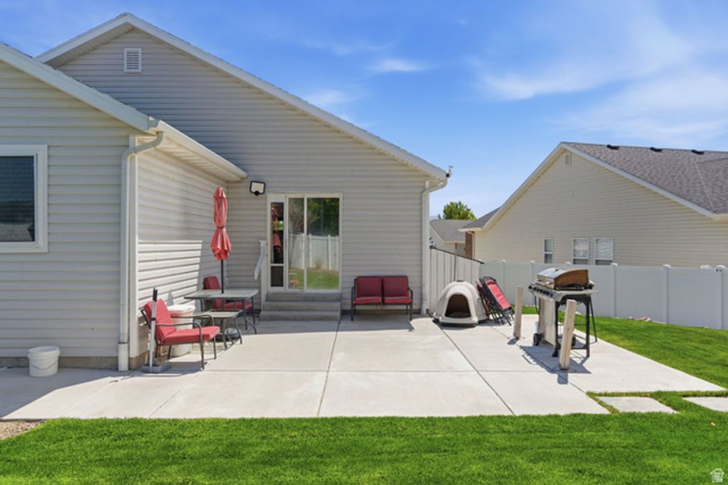 Image 41 of property listing at 8374 S 6465 W, West Jordan, UT 84081