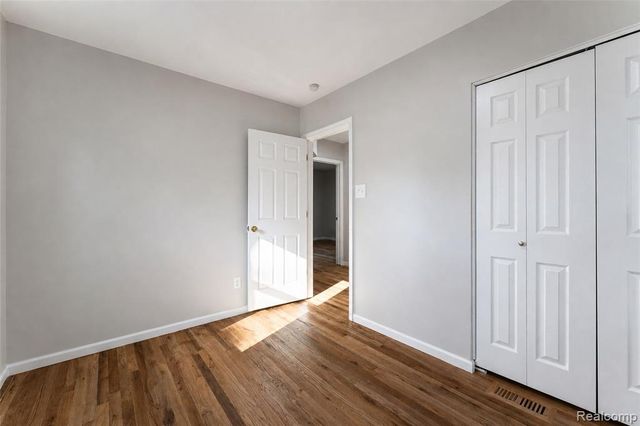 5712 Drexel Street, Dearborn Heights, MI 48127